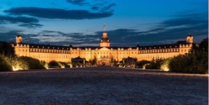 Karlsruher Schloss in Abendstimmung