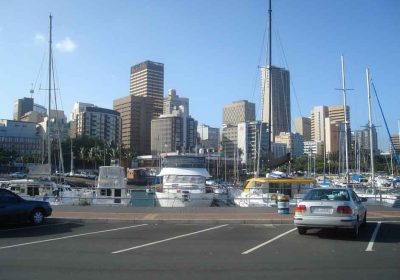 Durban Suedafrika Skyline mit Mietwagen