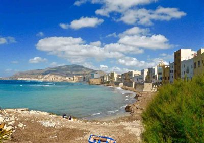 Trapani Stadtansicht mit Meer und Ufer